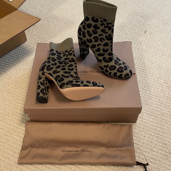 Gianvito Rossi Shoes - Gianvito Rossi Leopard Print Ankle Boots - Black and Tan
